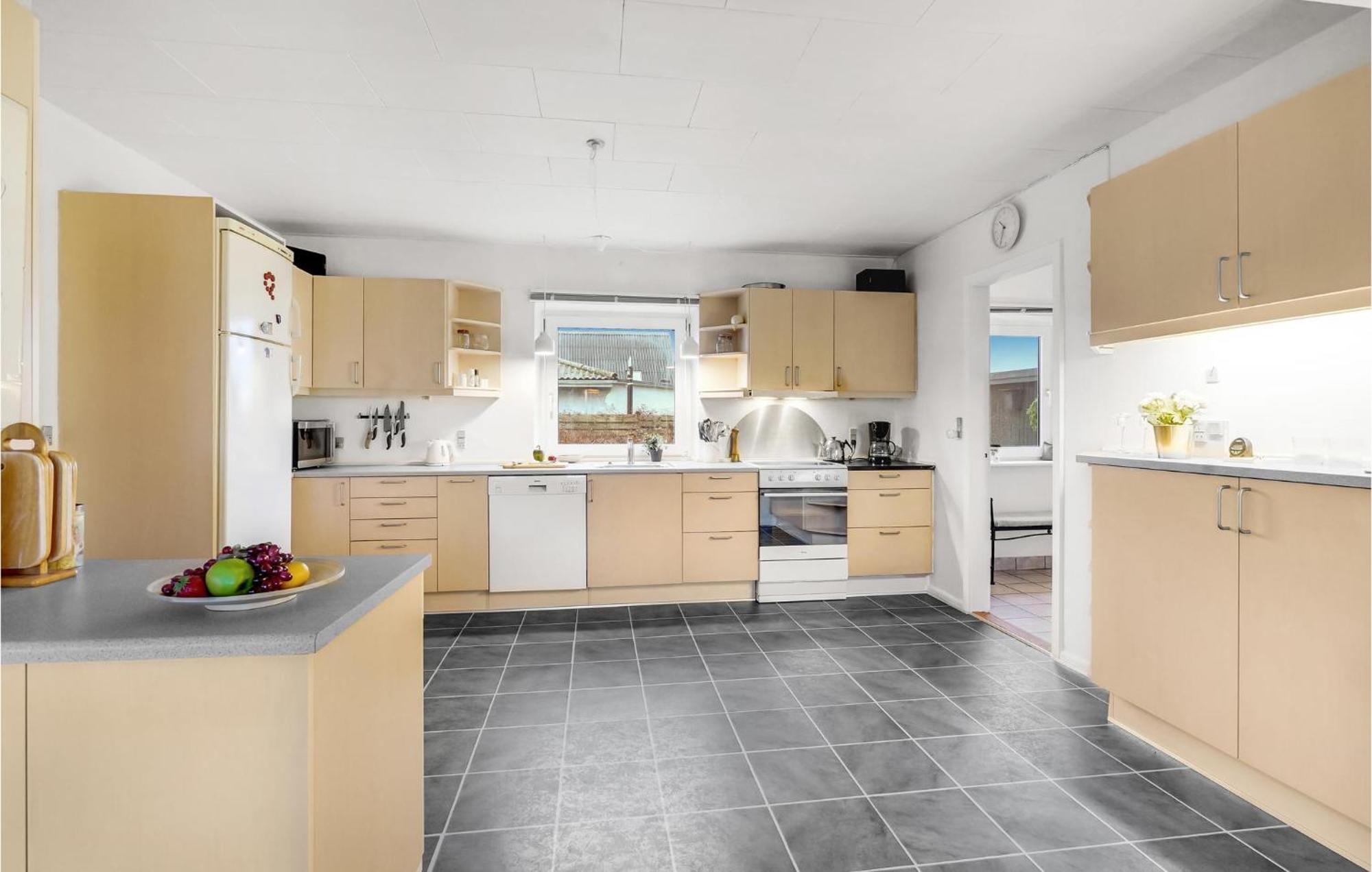 Beautiful Home In Nakskov With Kitchen Ngoại thất bức ảnh